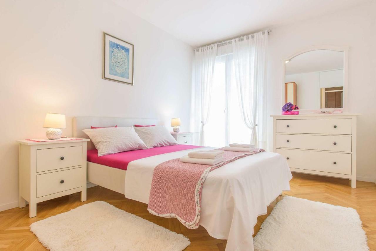 Comfortable And Stylish Apartment Split Eksteriør billede